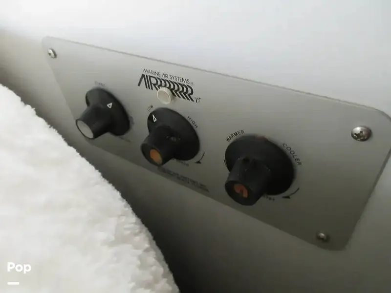 Slide: The Image of Sea Ray 390 Express Cruiser 1989 - 15640926