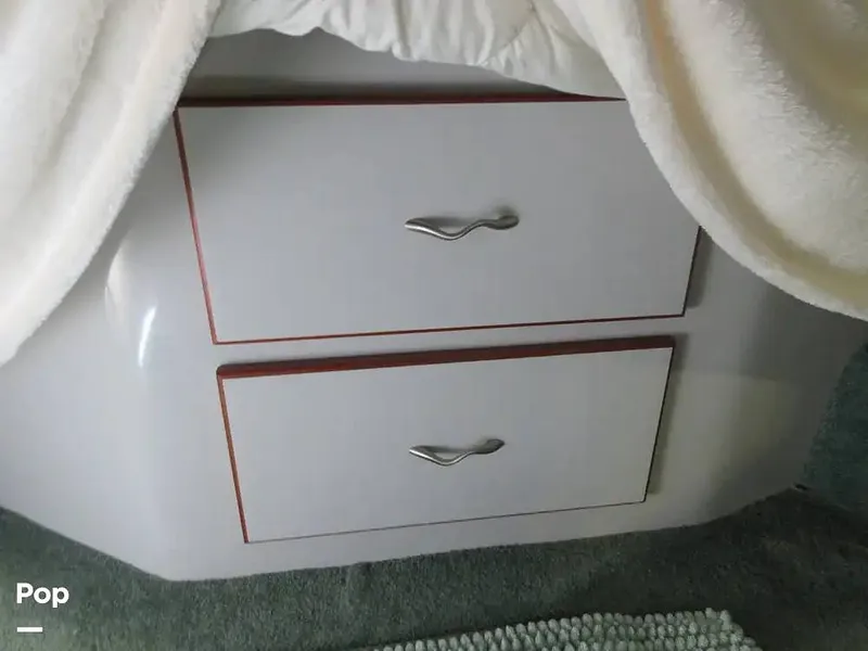 Slide: The Image of Sea Ray 390 Express Cruiser 1989 - 15640932