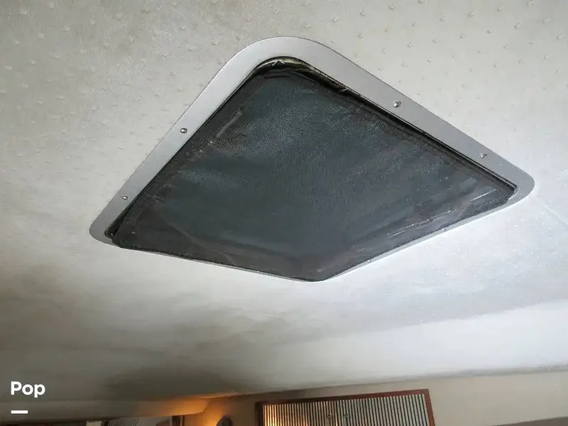 Slide: The Image of Sea Ray 390 Express Cruiser 1989 - 15640935