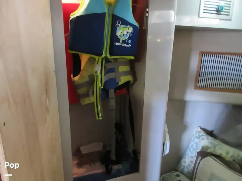 Slide: The Image of Sea Ray 390 Express Cruiser 1989 - 15640937