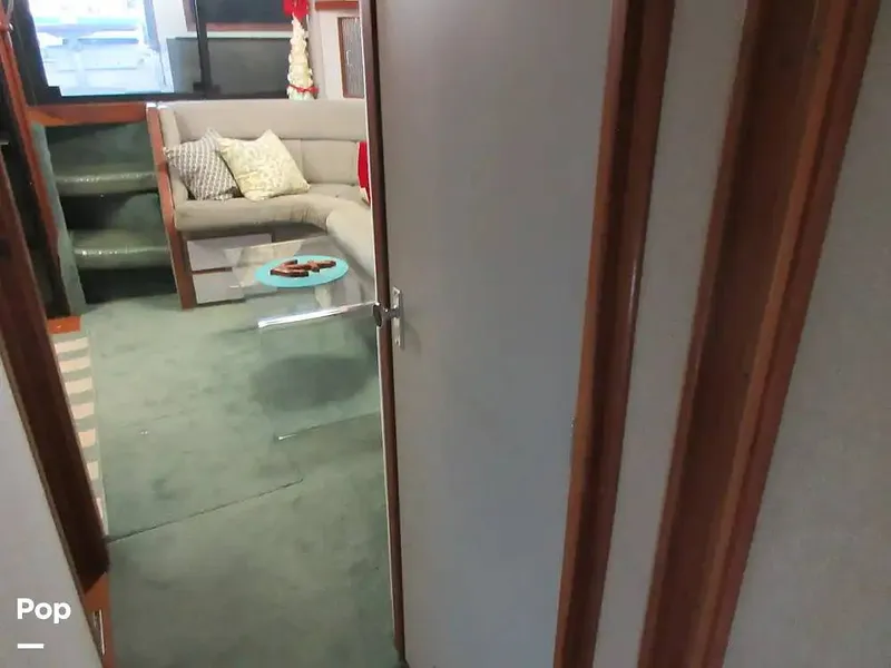 Slide: The Image of Sea Ray 390 Express Cruiser 1989 - 15640938