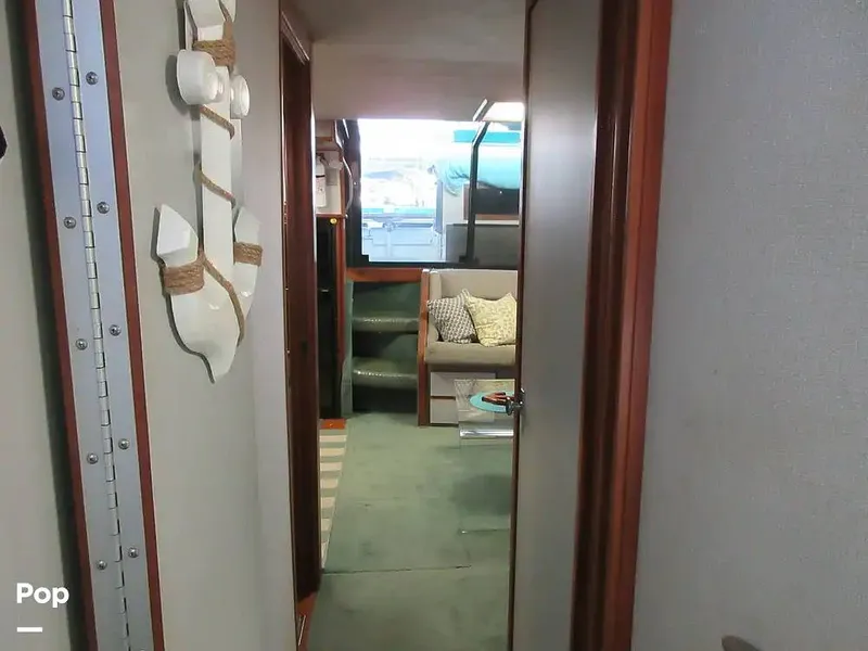 Slide: The Image of Sea Ray 390 Express Cruiser 1989 - 15640943