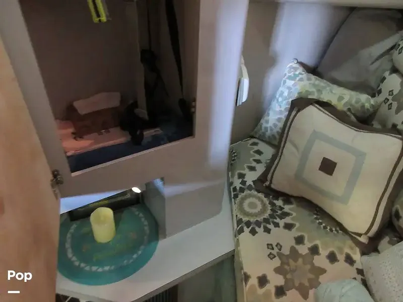 Slide: The Image of Sea Ray 390 Express Cruiser 1989 - 15640945