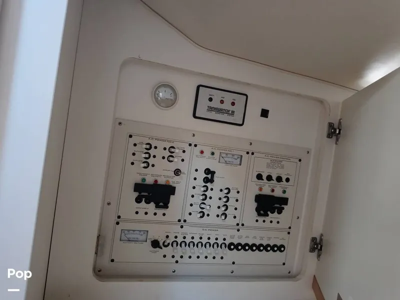 Slide: The Image of Cruisers Yachts 3375 Rogue 1996 - 15673270