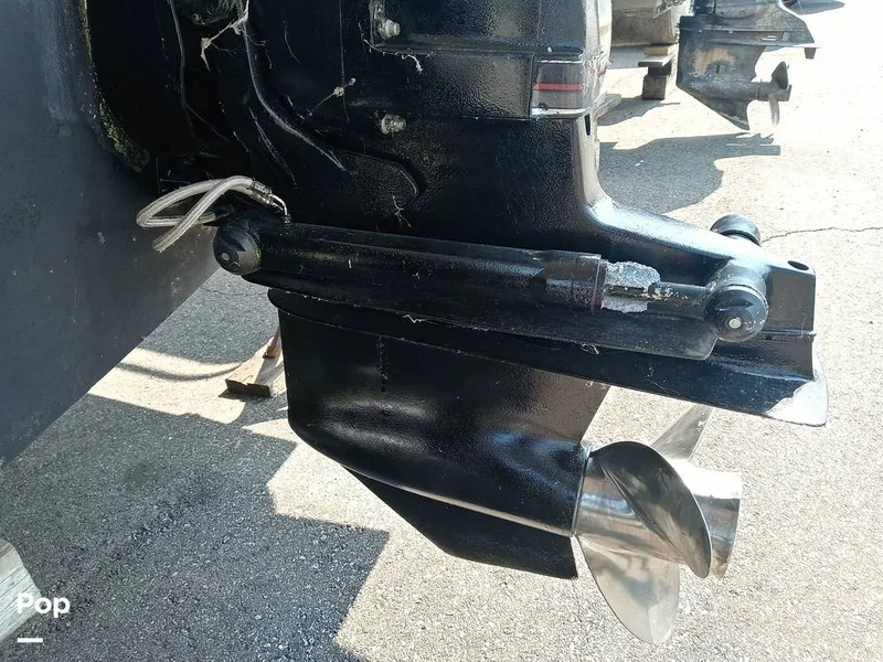 Slide: The Image of Cruisers Yachts 3375 Rogue 1996 - 15673198