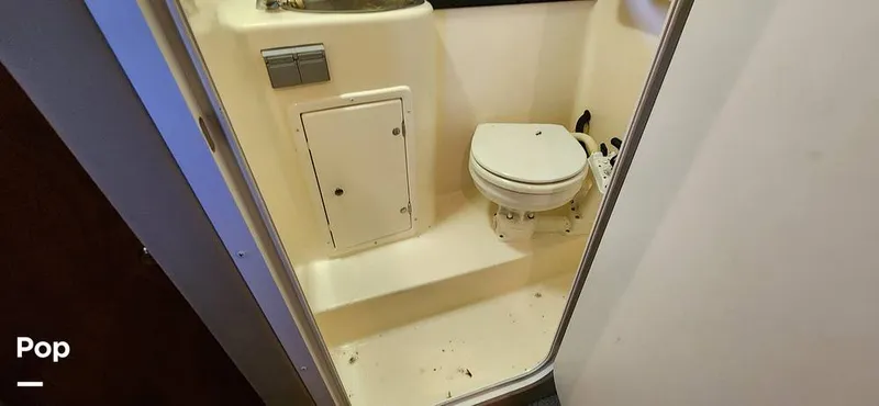 Slide: The Image of Rinker Fiesta Vee 270 2004 - 15688199