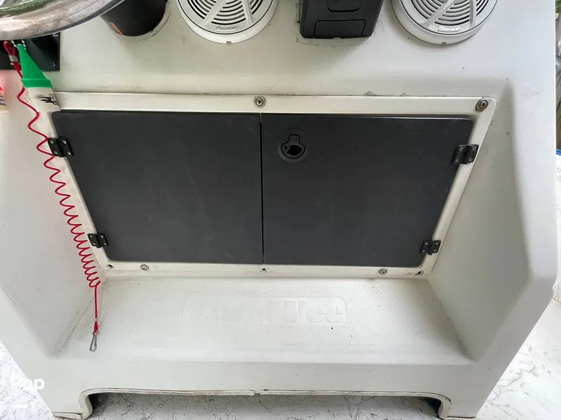 Slide: The Image of Twin Vee 22 Awesome 1999 - 15653293