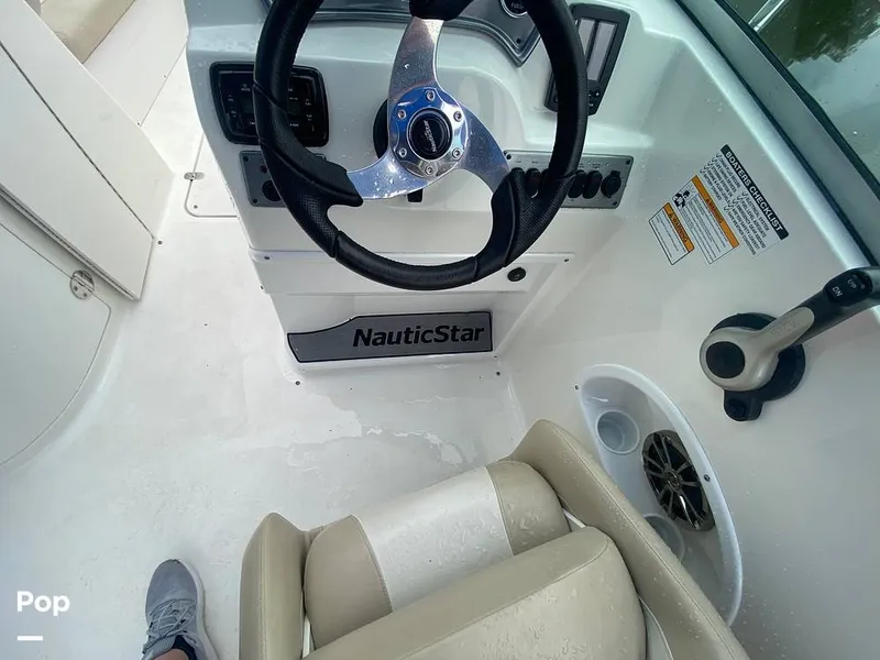 Slide: The Image of NauticStar 223 DC 2015 - 15654777