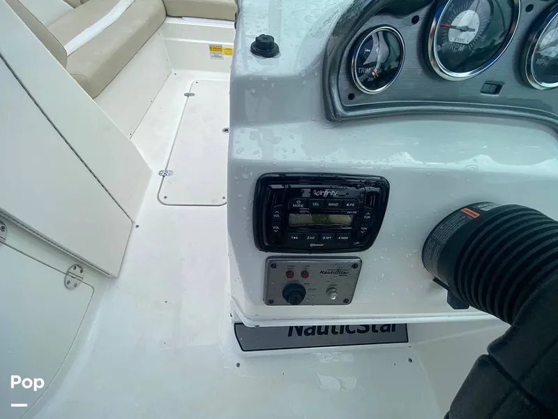 Slide: The Image of NauticStar 223 DC 2015 - 15654778