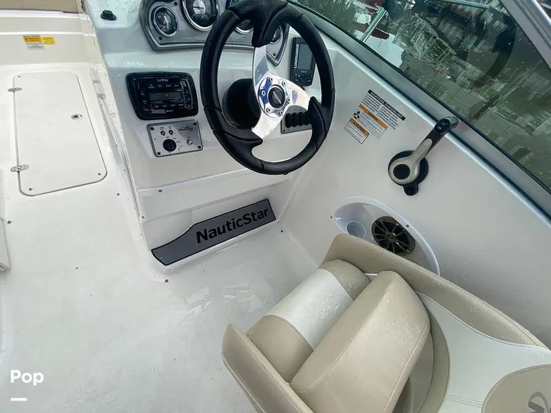 Slide: The Image of NauticStar 223 DC 2015 - 15654794