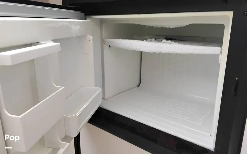 Slide: The Image of Sea Ray 400 Sedan Bridge 1998 - 15623500