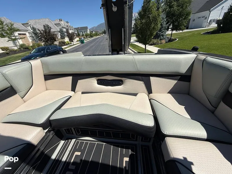 Slide: The Image of Centurion FI25 2022 - 15643686