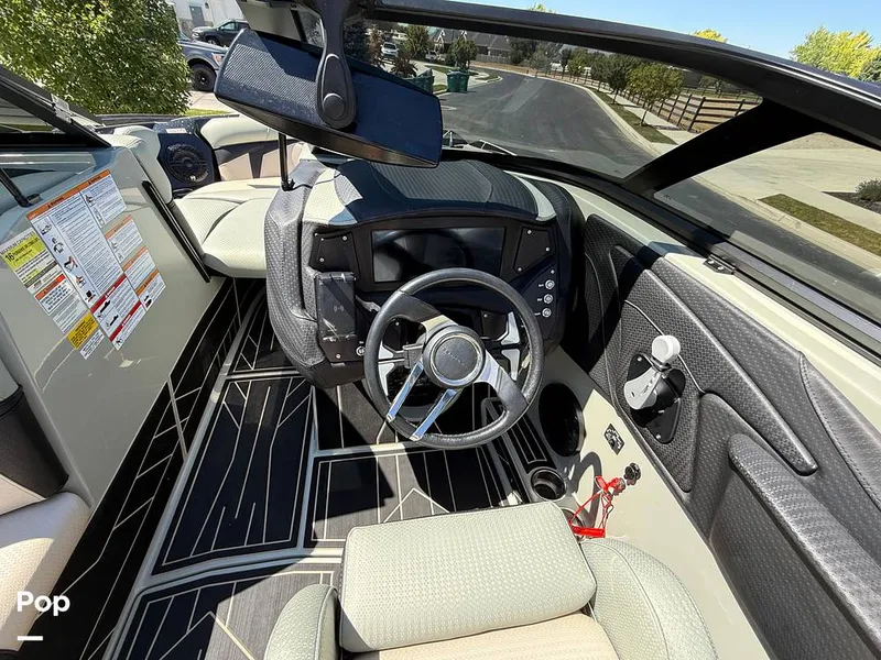 Slide: The Image of Centurion FI25 2022 - 15643669