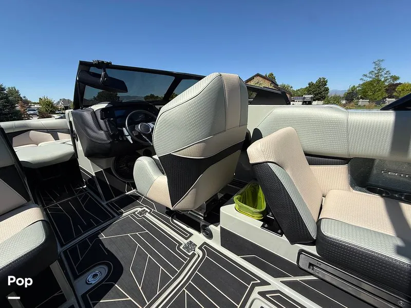 Slide: The Image of Centurion FI25 2022 - 15643690