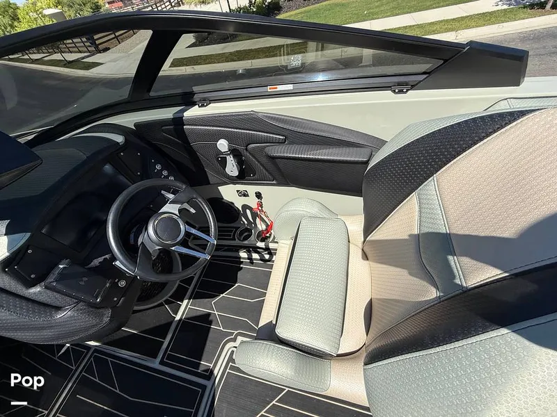 Slide: The Image of Centurion FI25 2022 - 15643696