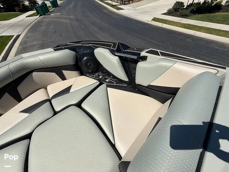 Slide: The Image of Centurion FI25 2022 - 15643697