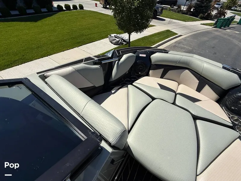 Slide: The Image of Centurion FI25 2022 - 15643698