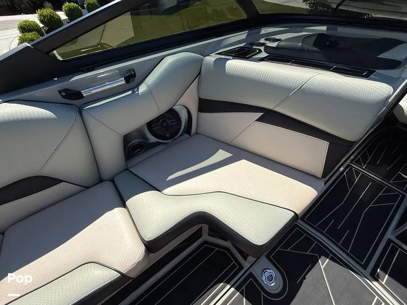 Slide: The Image of Centurion FI25 2022 - 15643699