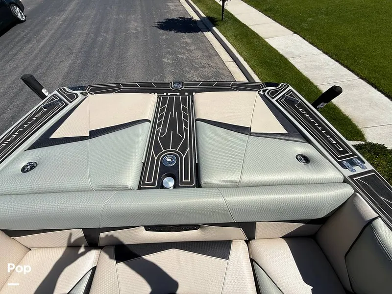 Slide: The Image of Centurion FI25 2022 - 15643711