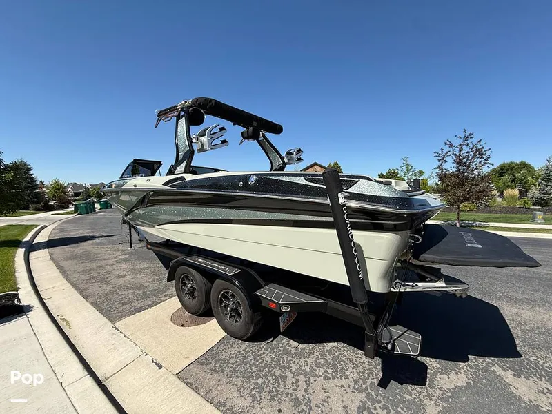 Slide: The Image of Centurion FI25 2022 - 15643971