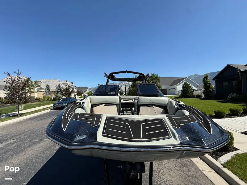 Slide: The Image of Centurion FI25 2022 - 15643992