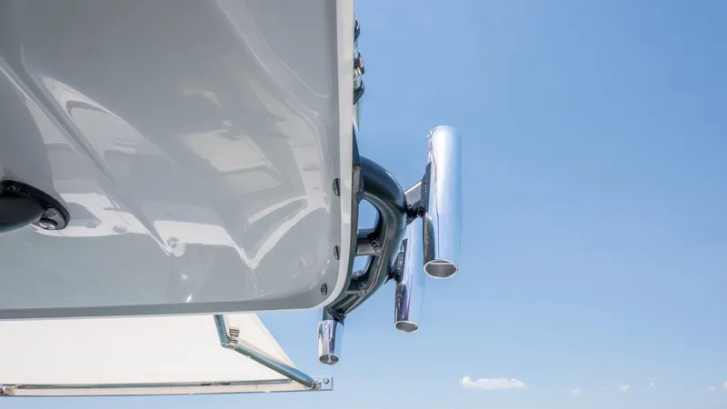 Slide: The Image of Everglades 375 Center Console 2026 - 15