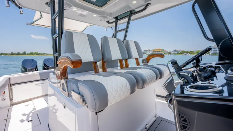 Slide: The Image of Everglades 375 Center Console 2026 - 13
