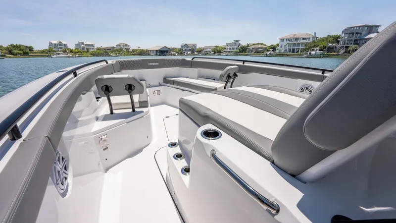Slide: The Image of Everglades 375 Center Console 2026 - 20