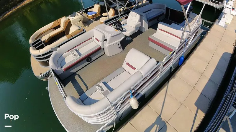 Slide: The Image of Godfrey 2286 2023 - 15873074