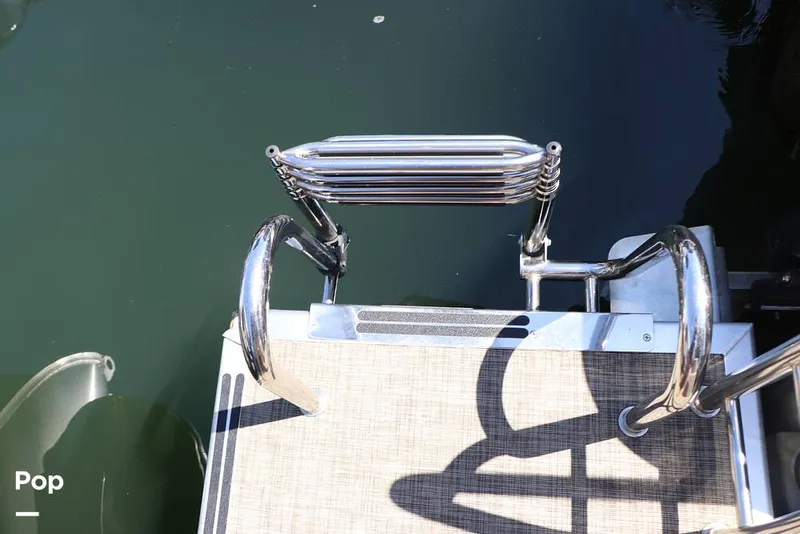 Slide: The Image of Harris 230 CR 2023 - 15841589