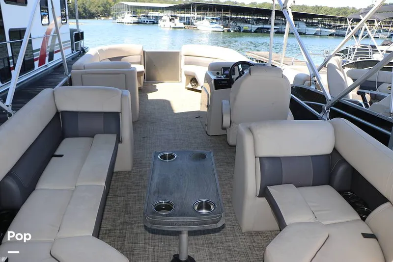 Slide: The Image of Harris 230 CR 2023 - 15841594