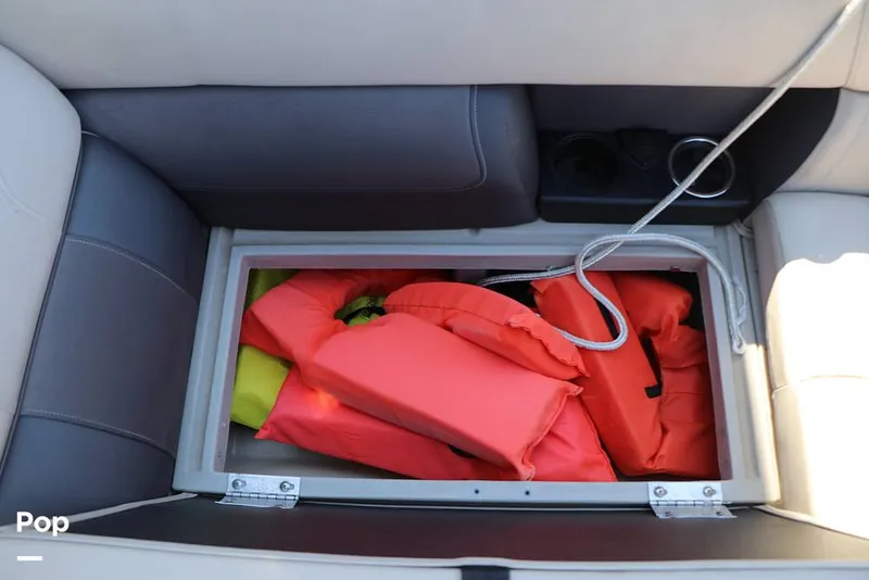 Slide: The Image of Harris 230 CR 2023 - 15841597