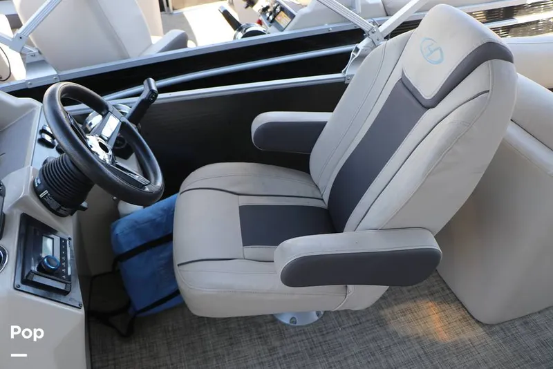 Slide: The Image of Harris 230 CR 2023 - 15841606