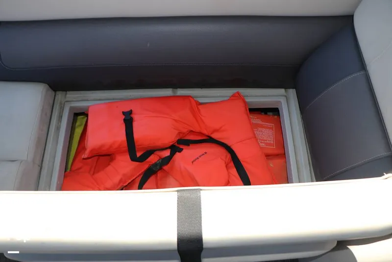 Slide: The Image of Harris 230 CR 2023 - 15841610