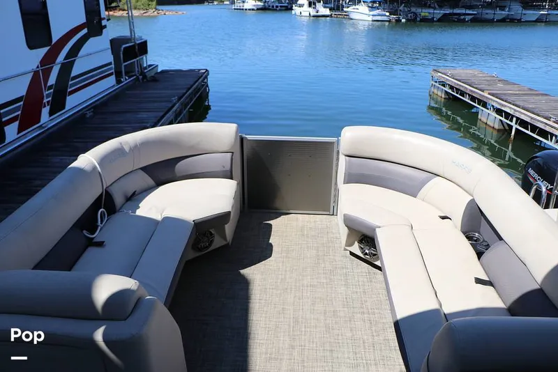 Slide: The Image of Harris 230 CR 2023 - 15841581