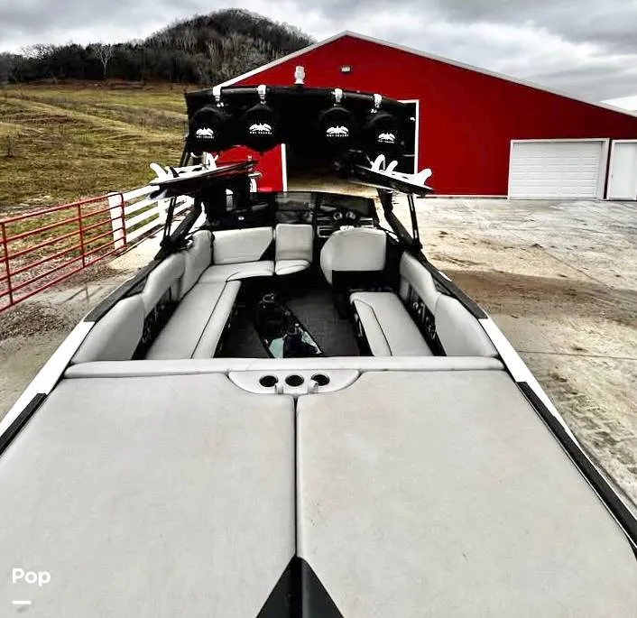 Slide: The Image of Sun Pad - Aft - 15666325