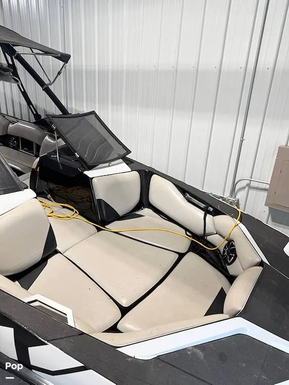 Slide: The Image of Bow Seating - 15677736