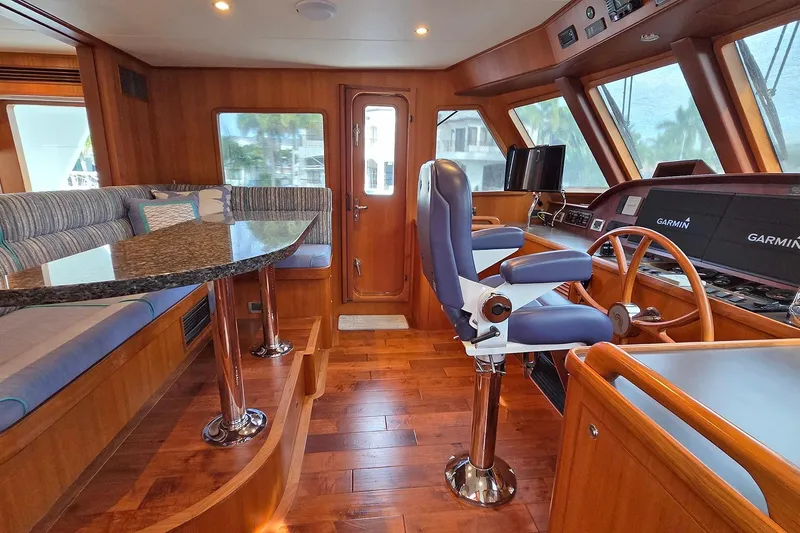 Slide: The Image of Outer Reef 720 Motoryacht 2020 - 13