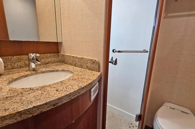 Slide: The Image of Outer Reef 720 Motoryacht 2020 - 18