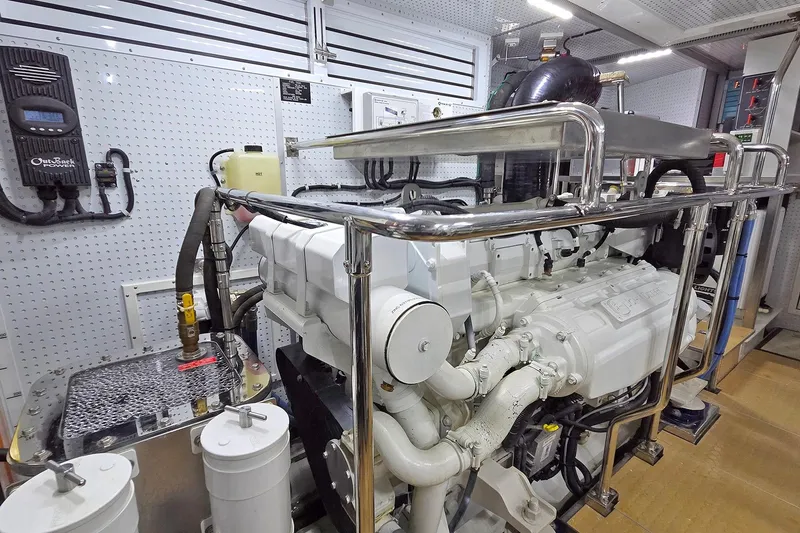 Slide: The Image of Outer Reef 720 Motoryacht 2020 - 35