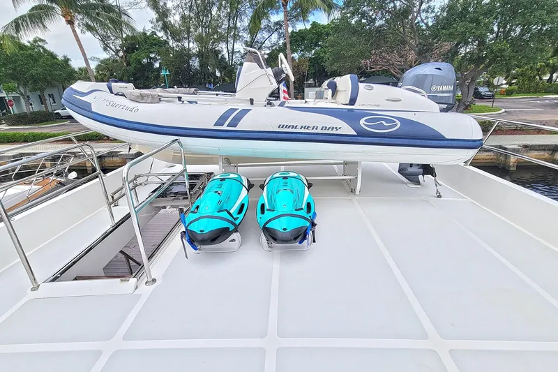 Slide: The Image of Outer Reef 720 Motoryacht 2020 - 42