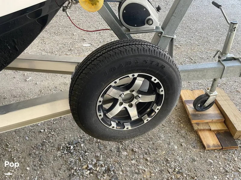 Slide: The Image of Spare Tire Kit - 15649127