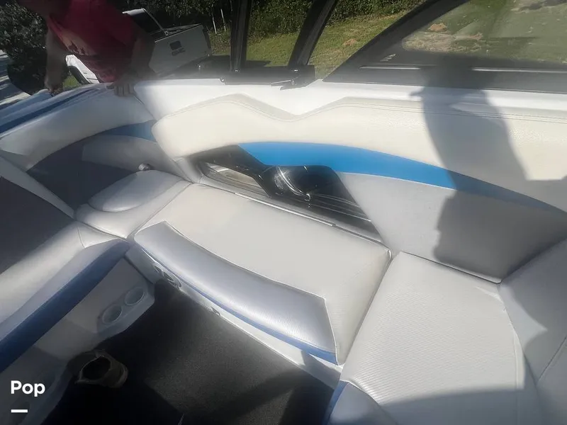 Slide: The Image of Tige R20 2013 - 15649192