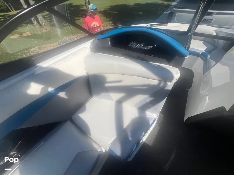 Slide: The Image of Tige R20 2013 - 15649199