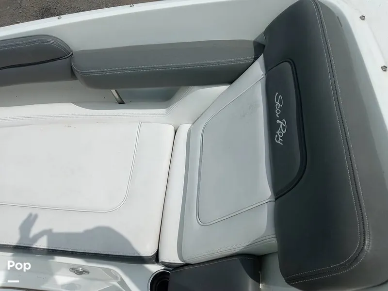 Slide: The Image of Sea Ray 260 Sundeck 2011 - 15693890