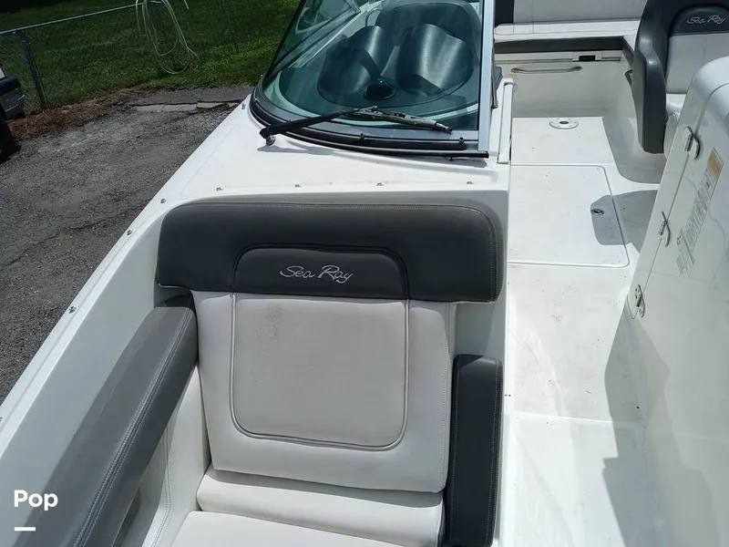 Slide: The Image of Sea Ray 260 Sundeck 2011 - 15693895