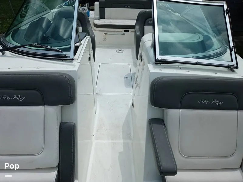 Slide: The Image of Sea Ray 260 Sundeck 2011 - 15693901