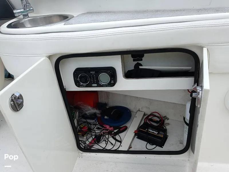 Slide: The Image of Sea Ray 260 Sundeck 2011 - 15693906