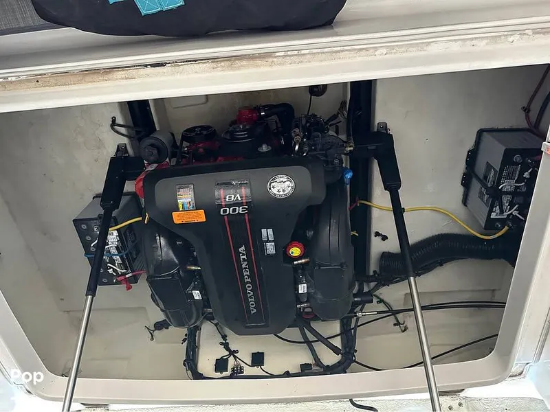 Slide: The Image of Engine-volvo Penta 300 V8 - 15656909