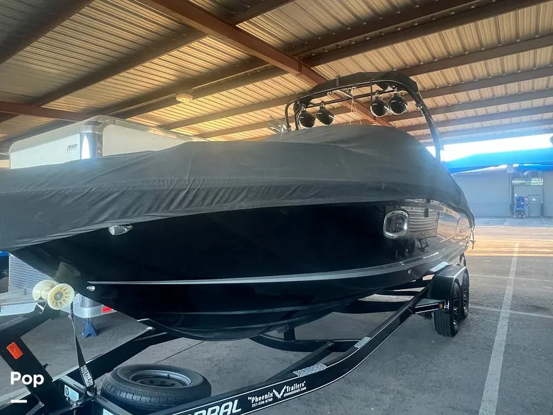 Slide: The Image of Boat Cover - 15718942